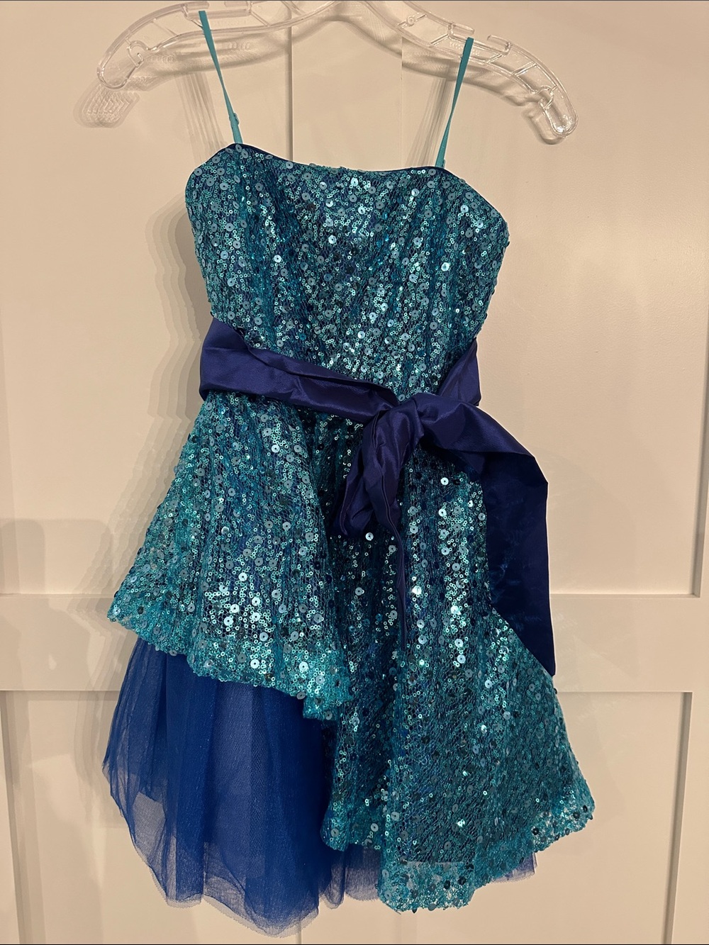 Like new Un Deux Trois Sequin Peek-A-Boo Dress size 12
